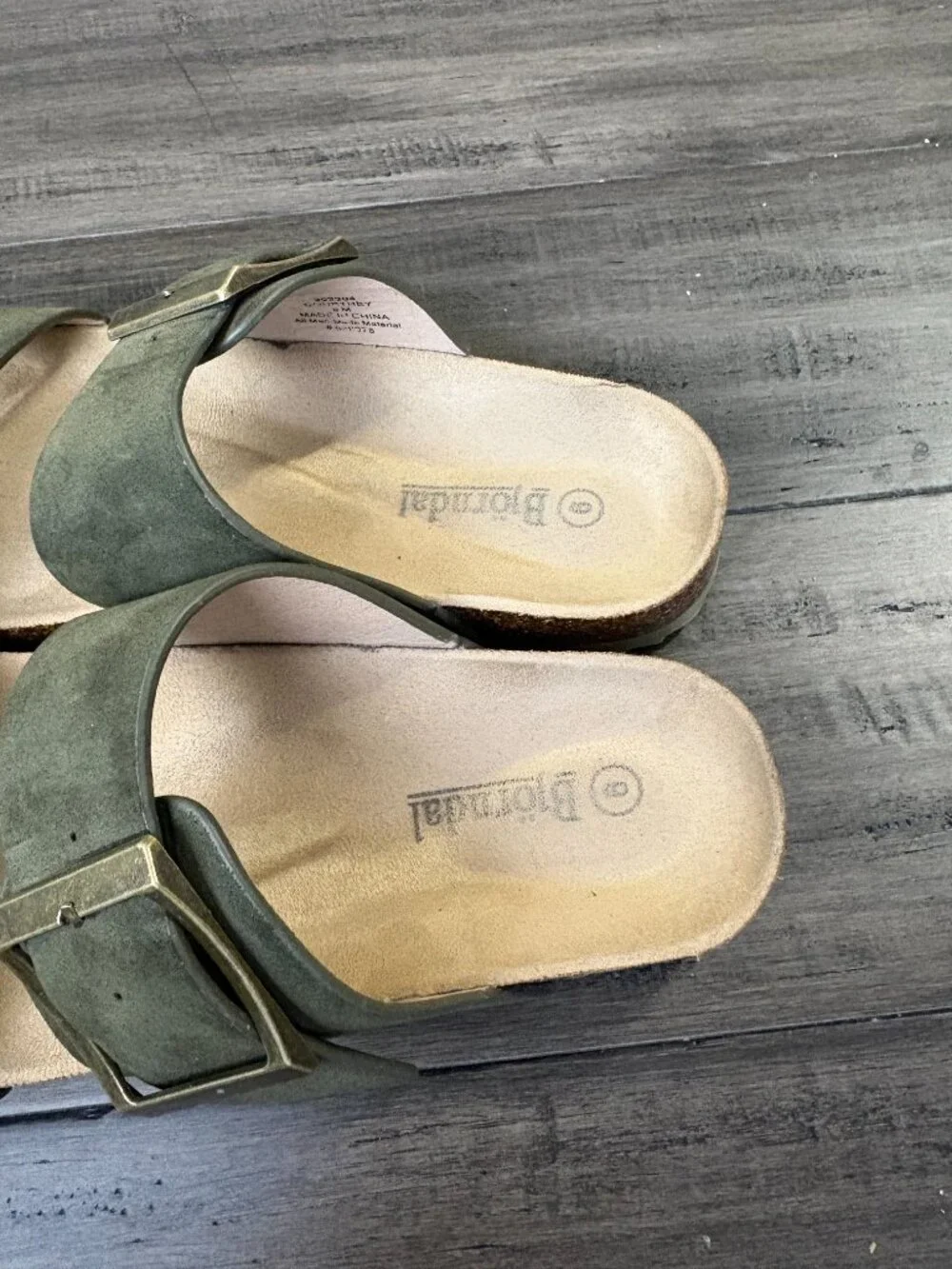 Bjorndal Womens Leather Sandal Green Suede Size 9, fits like 8.5.